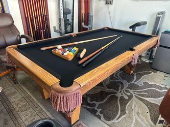 Classy 7’ Pool Table - Brand New Felt - Can Deliver!