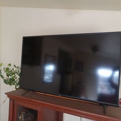 70" Smart TV