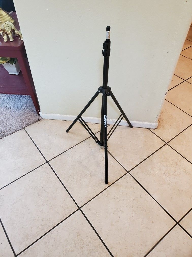 emart ideas illuminated Tripod Stand