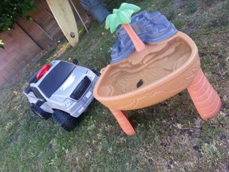 Tropical Water Island & Truck , B)