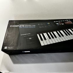 Like New Komplete Kontrol s49 MK2 Keyboard Excellent Condition