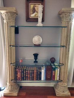 Beautiful Shelves Set like new