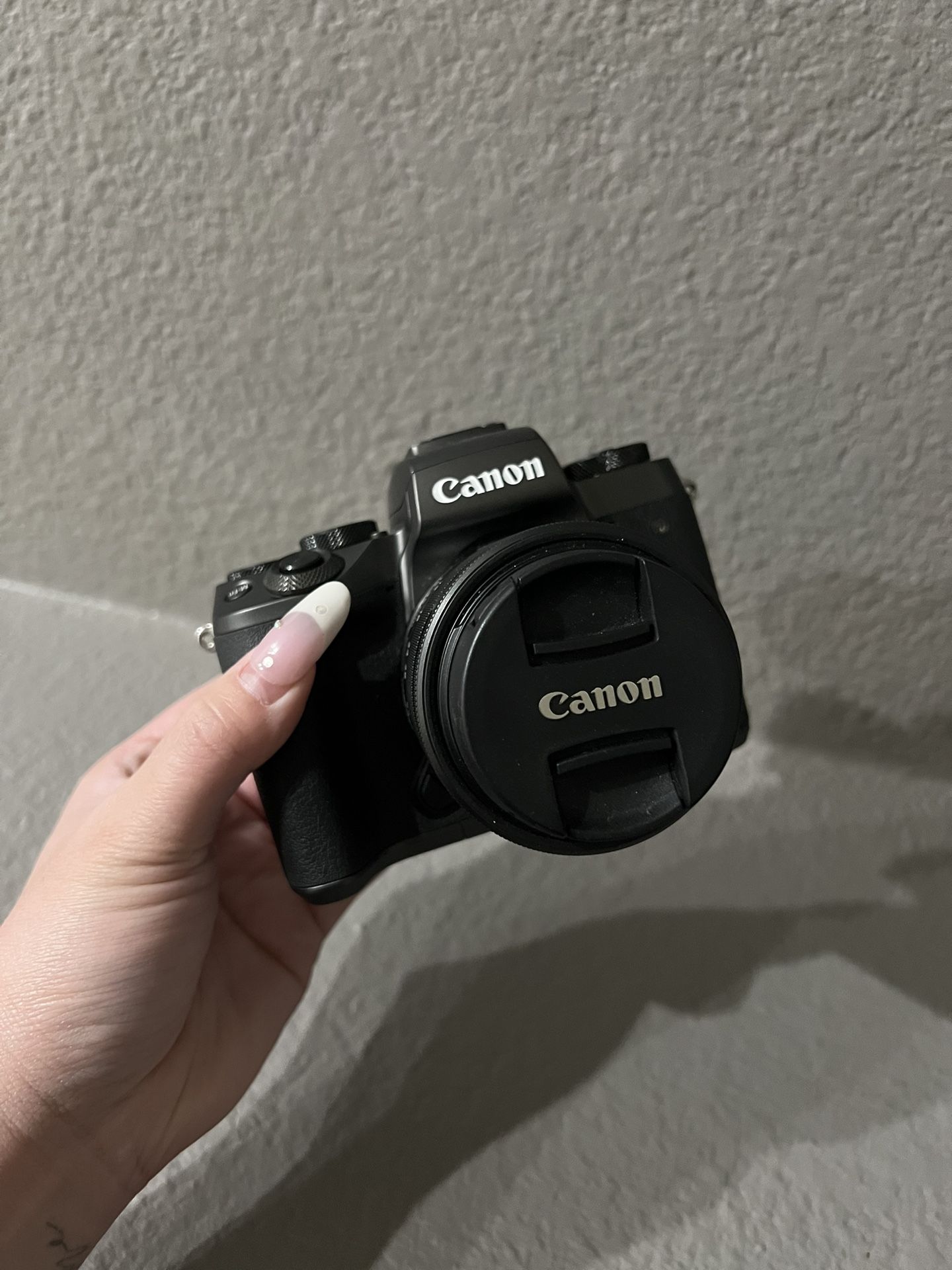 Canon EOS M5