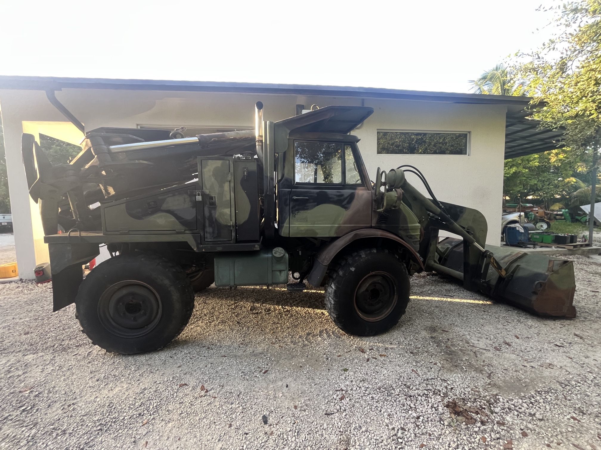 FLU419 Daimler Mercedes Benz UNIMOG US ARMY SMALL EMPLACEMENT EXCAVATOR SEE TRACTOR Backhoe