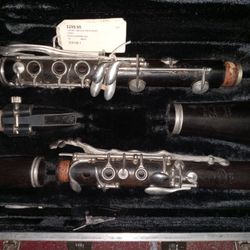 SIGNET CLARINET WITH CASE 