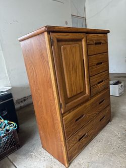 Gentlemen’s dresser