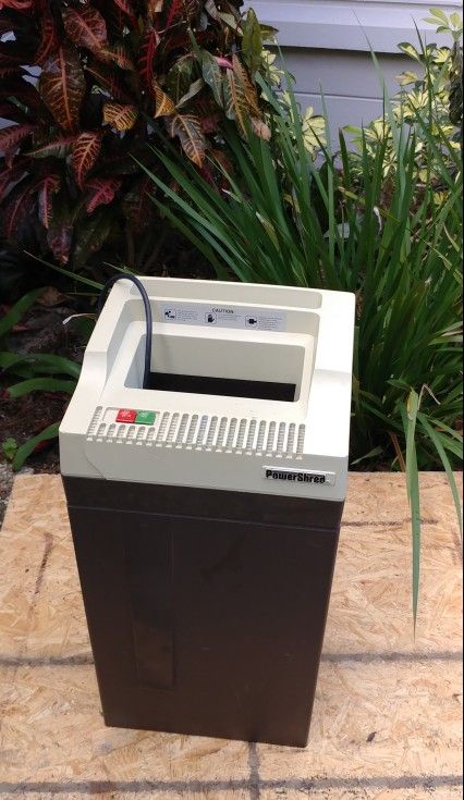 Paper shredder