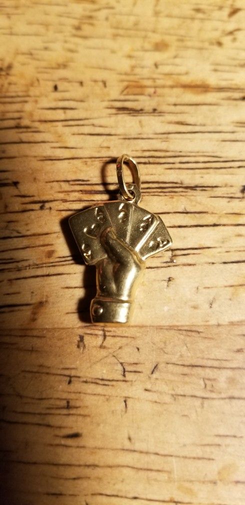 18K GOLD DEALER FOUR ACES HAND PENDANT