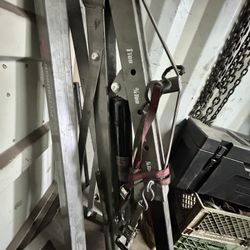Semi Truck Mechanic Shop Tools and parts 