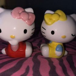 Hello Kitty Salt & Pepper Shakers