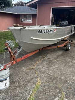 14’ 2002 Crestliner Boat