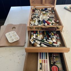 Art Supplies & Kit w/Easel