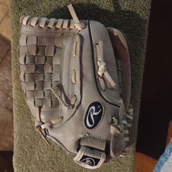 Rawlings baseball glove like new
