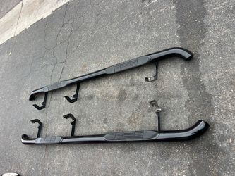 Estribos redondos de 3 pulgadas para camionetas de 4 puertas