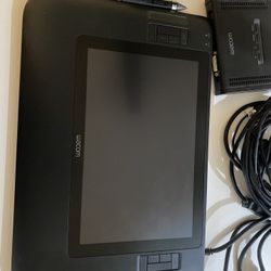 Wacom Cintiq 12WX Interactive Pen Display DTZ-1200W Graphics Interface Tablet. 