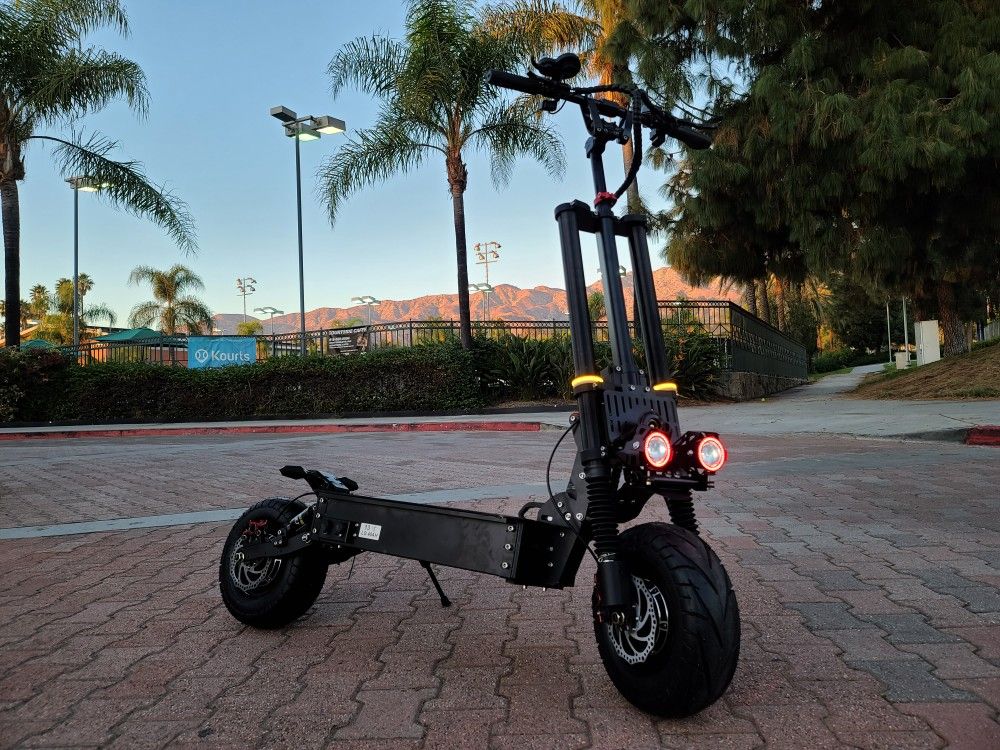 Electric Scooter 5000w ×2 , 45ah Battery Dualtron Scooters Scuter Skooter Skootr Scootr Scutr Ebike E-bike Minimotors