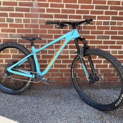 Kona Honzo Deluxe Hardtail mountain bike