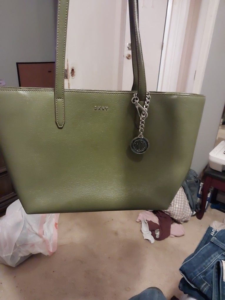 DKNY Bryant Pocket Tote