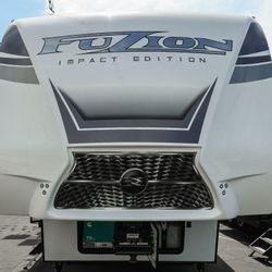 2021 Fuzion 5th Wheel Toy Hauler