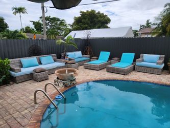 PATIO FURNITURE LIKE NEW