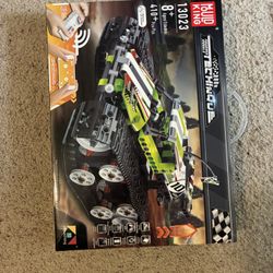 Unopened Mould King Tank Building Set 410 plus PCs