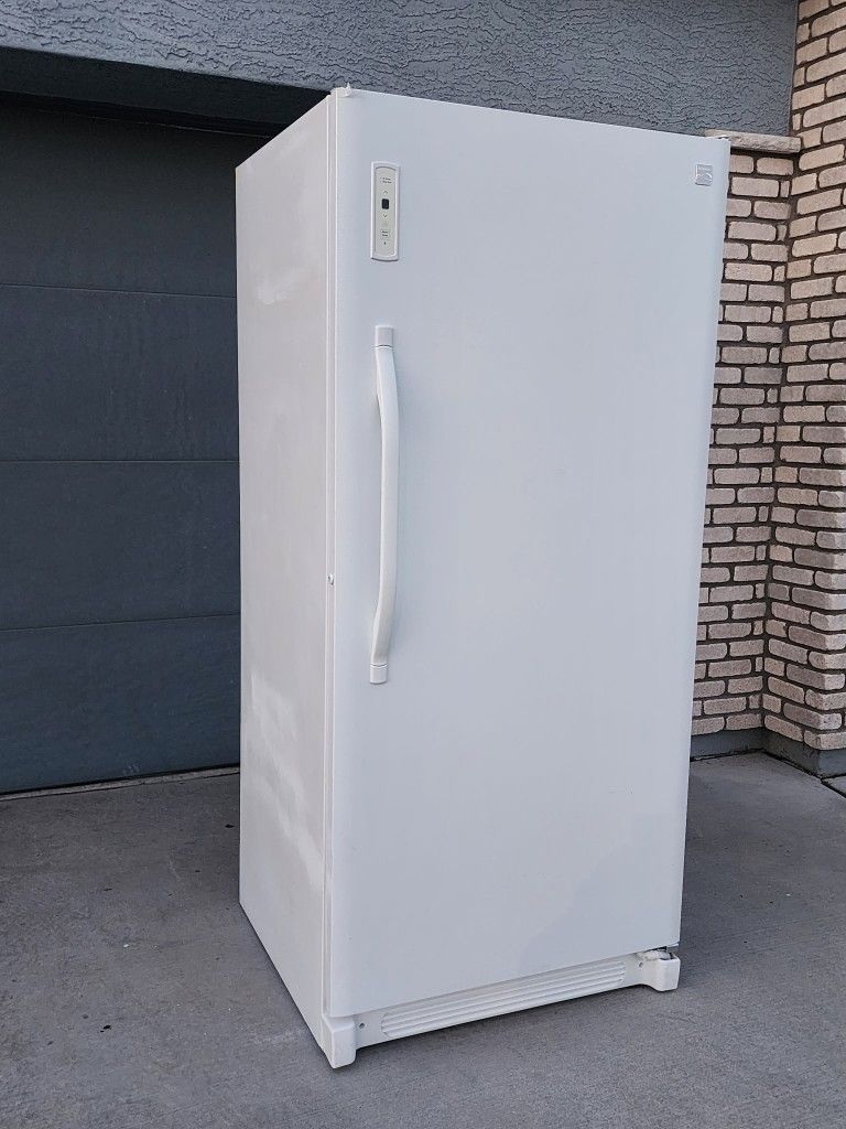 "KENMORE" STAND UP FREEZER
OF 13.5 cu ft IN GOOD CONDITION FOR
$ 460 WITH 3 MONTHS OF WARRANTY AND DELIVERY FREE