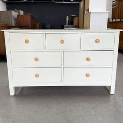 Pottery Barn Kendall 7 Drawer Dresser - Solid Wood & Dovetail Joints 