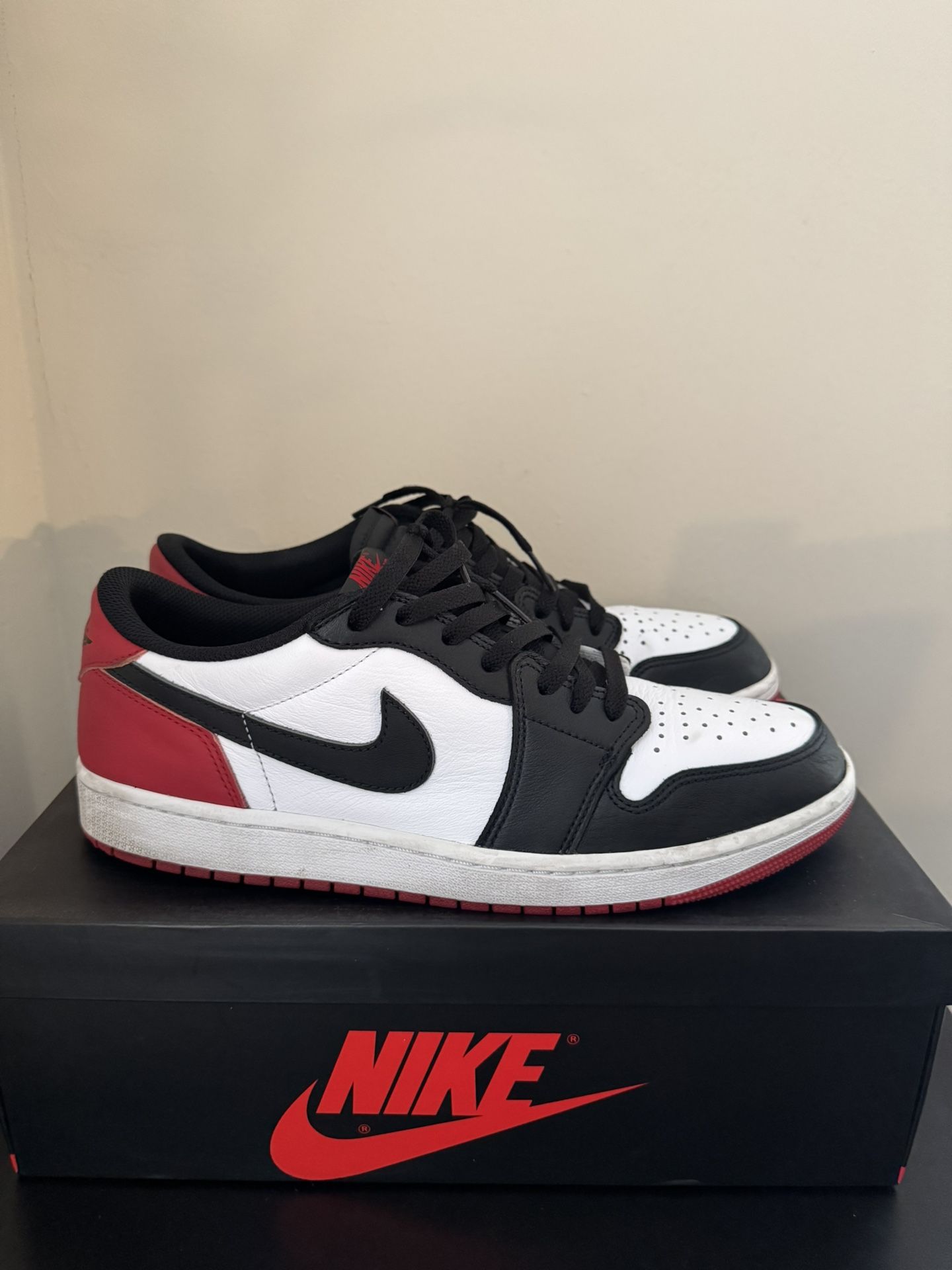 Jordan 1 Low Black Toe
