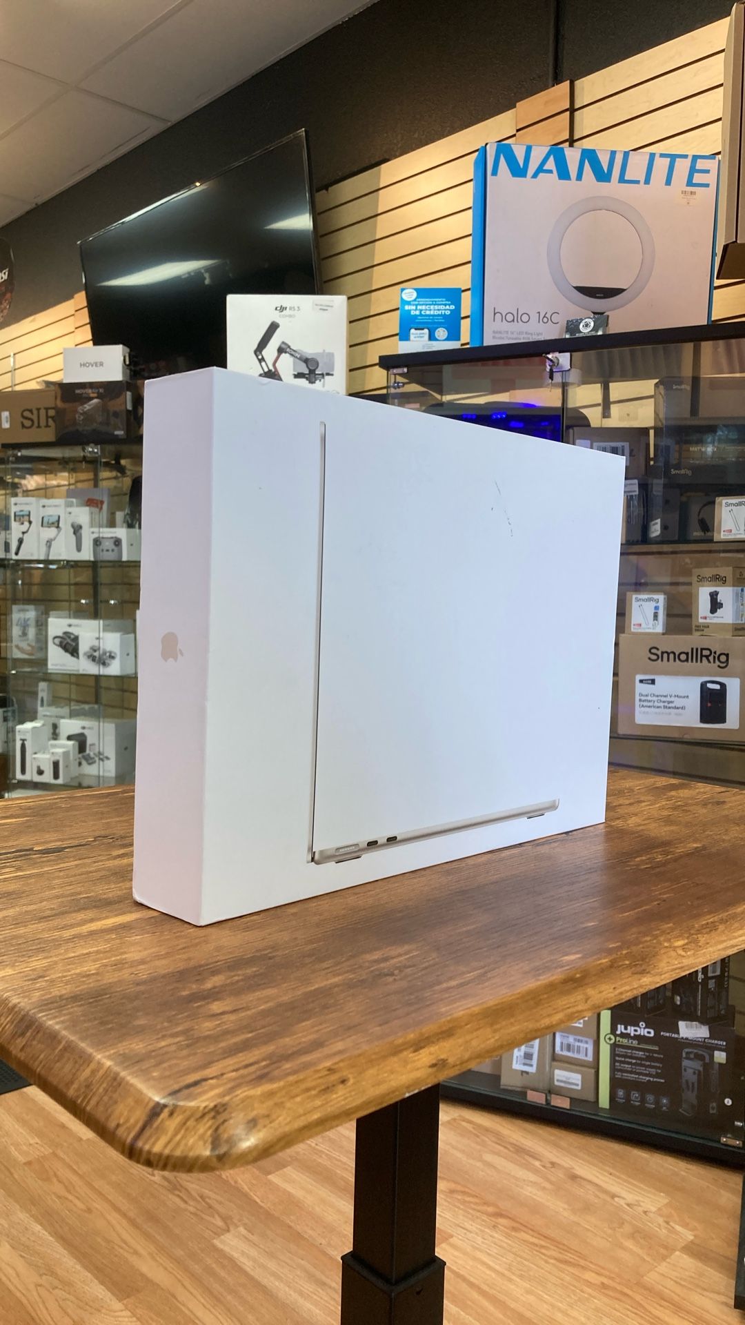 2022 MacBook Air M2 13.6″