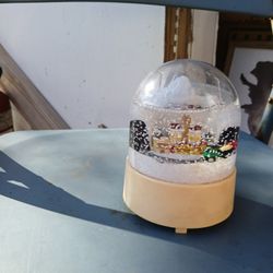 Vintage Snow Globe Works With Music