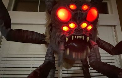 Wanda Webworth Spirit Halloween animatronic