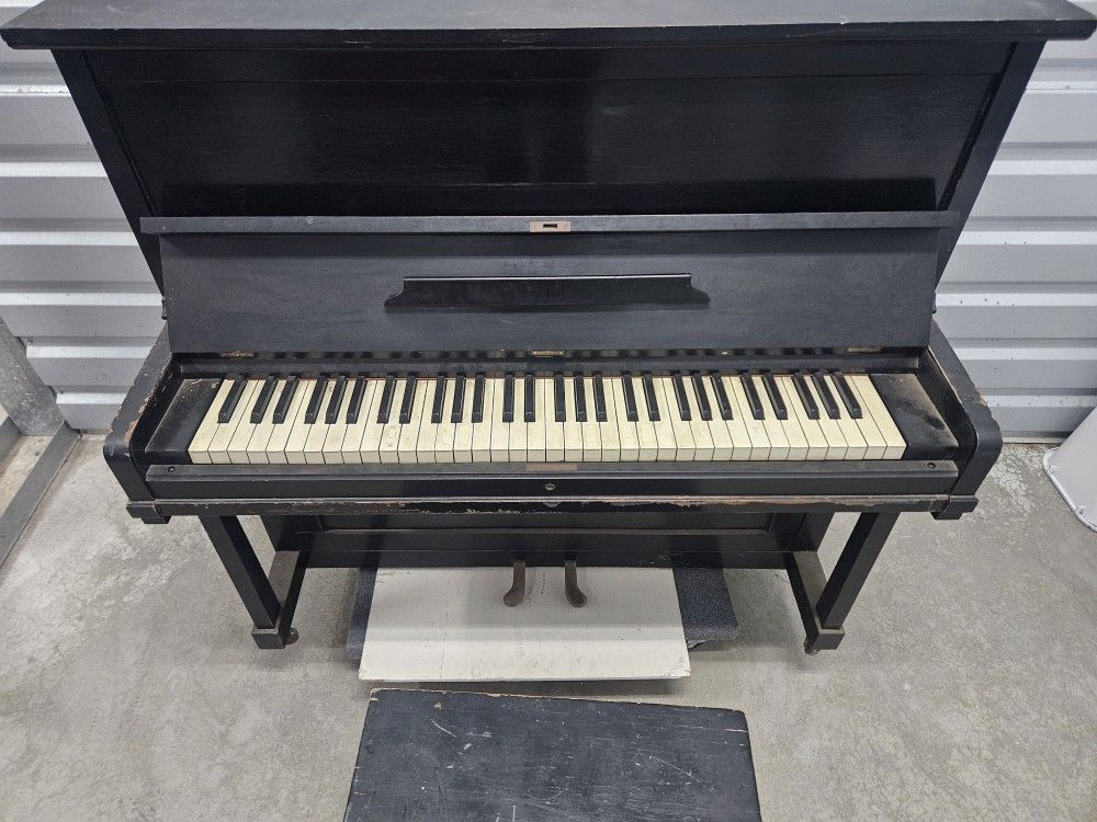 Pre Owned Piano