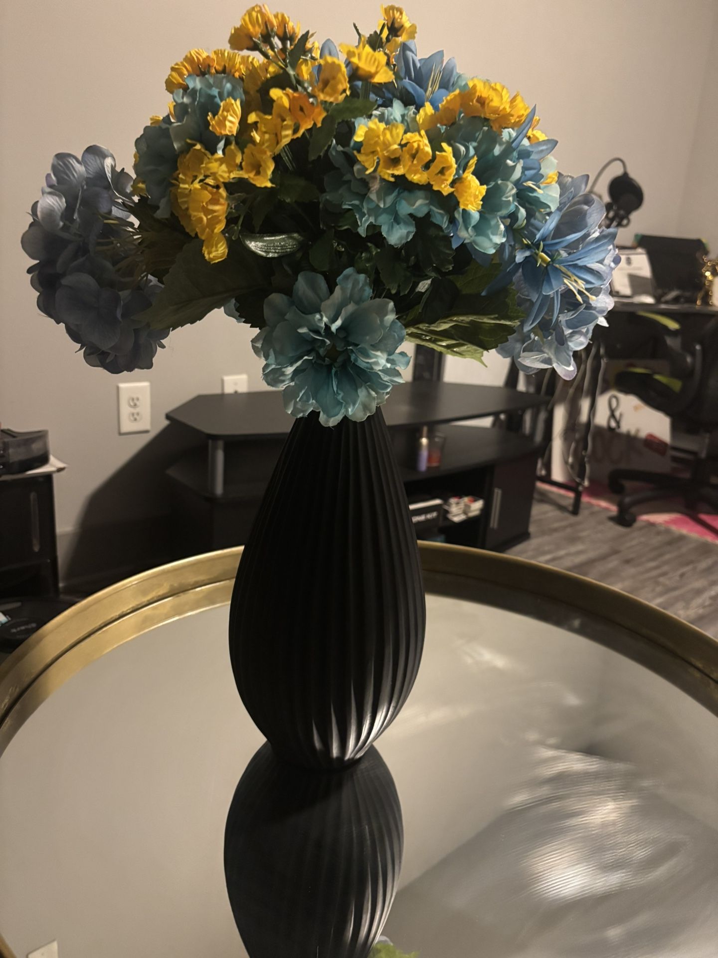 Black Flower Vase