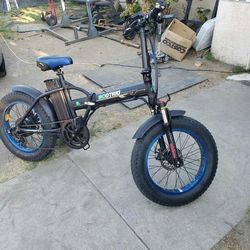 Paid $1300!. I want $600! But you broke AsF. Lowest is $360! Electric folding Bike 35mph 40miles with keys & Charger. Great ebike E-bike all work 100%