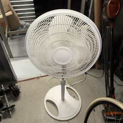 Lasko Pedestal Fan 3-Speed Great Airflow