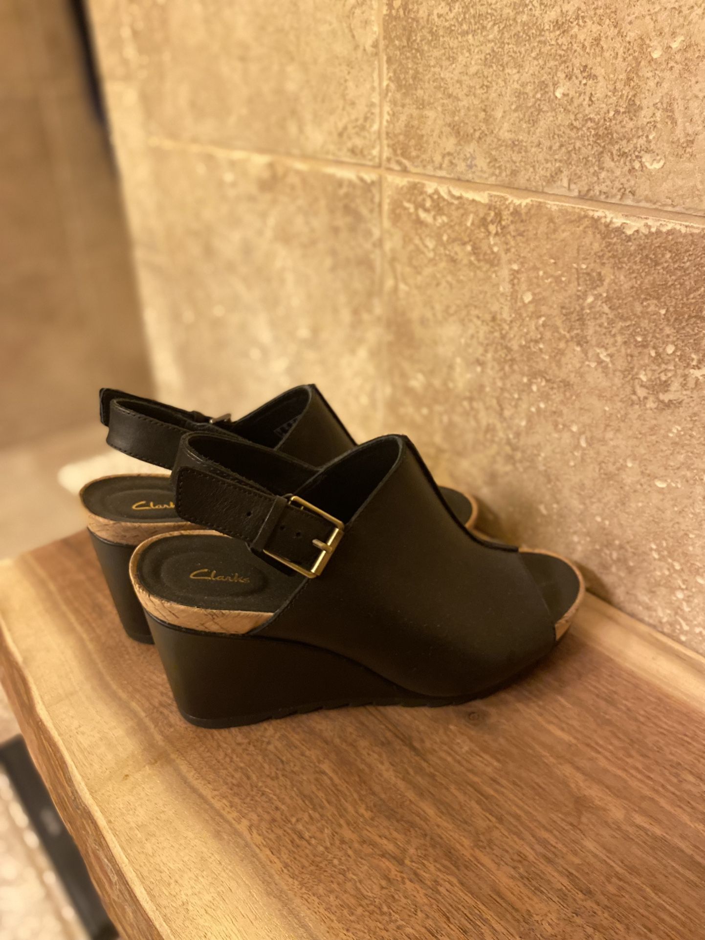 Clark wedges size 10