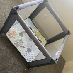 Baby Play yard 