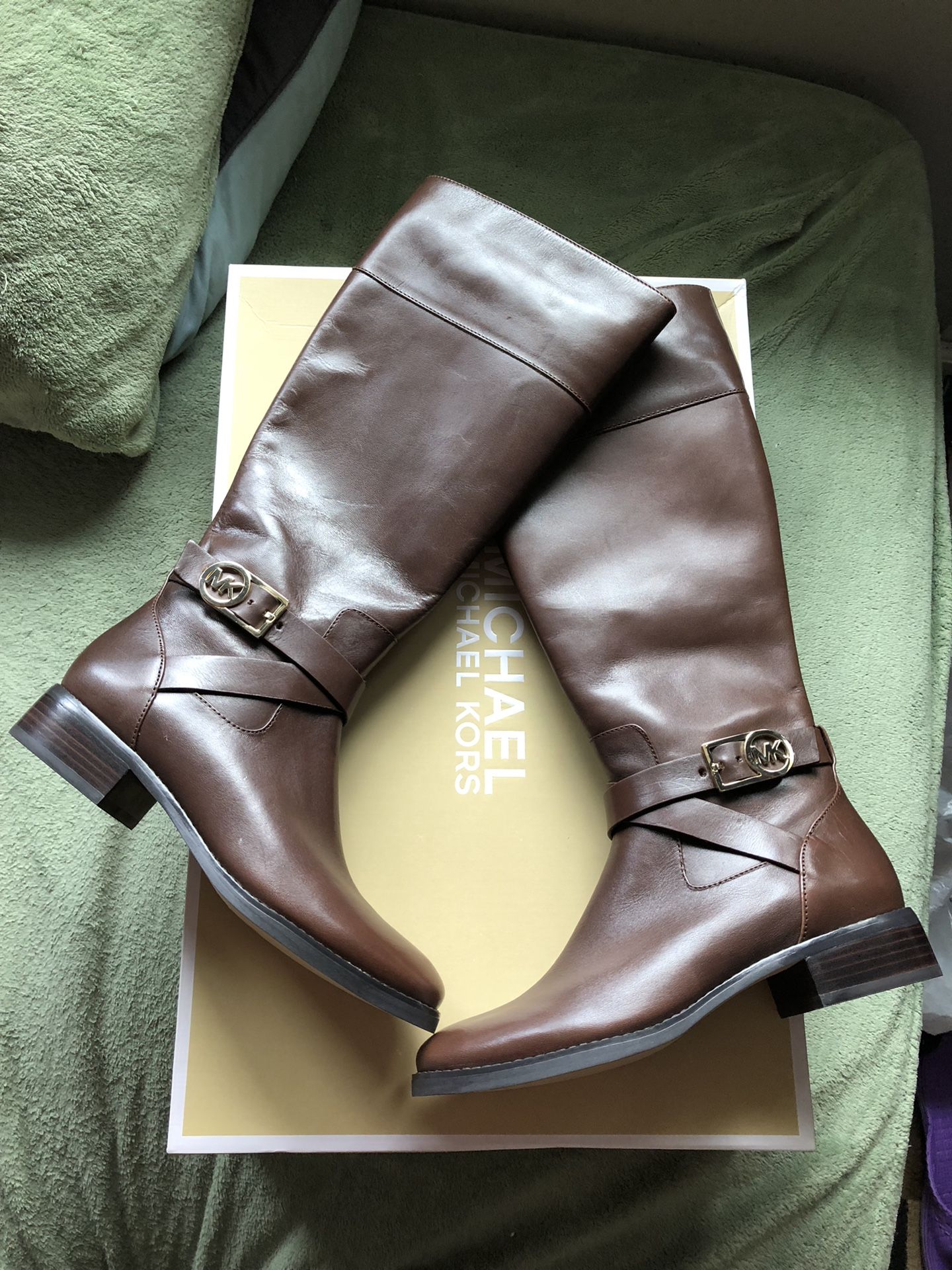 Authentic Michael kors brown boots woman’s size 8
