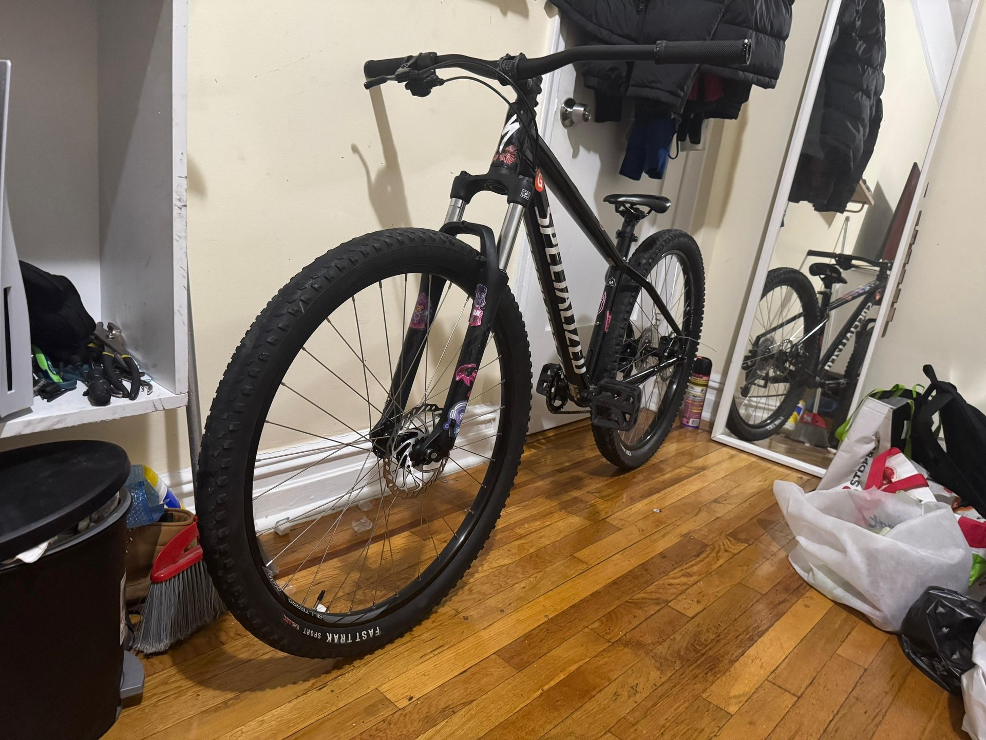 Specialized bike mtb size M 27.5 model Rockhopper Expert 27.5