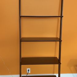🏷️ FOR SALE: Modern Leaning Ladder Shelf / Bookcase (Walnut Finish) - $70