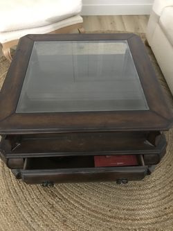 Coffee Table & Side Table