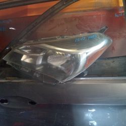 2015 - 2017 Toyota Yaris  Left Headlight