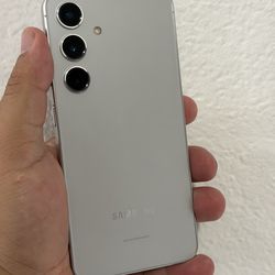 Samsung galaxy s24 128gb unlocked for all carrier great condition