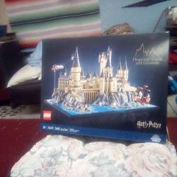 Legos Harry Potter Edition - Hogwarts Castle And Grounds for Sale in Las  Vegas, NV - OfferUp