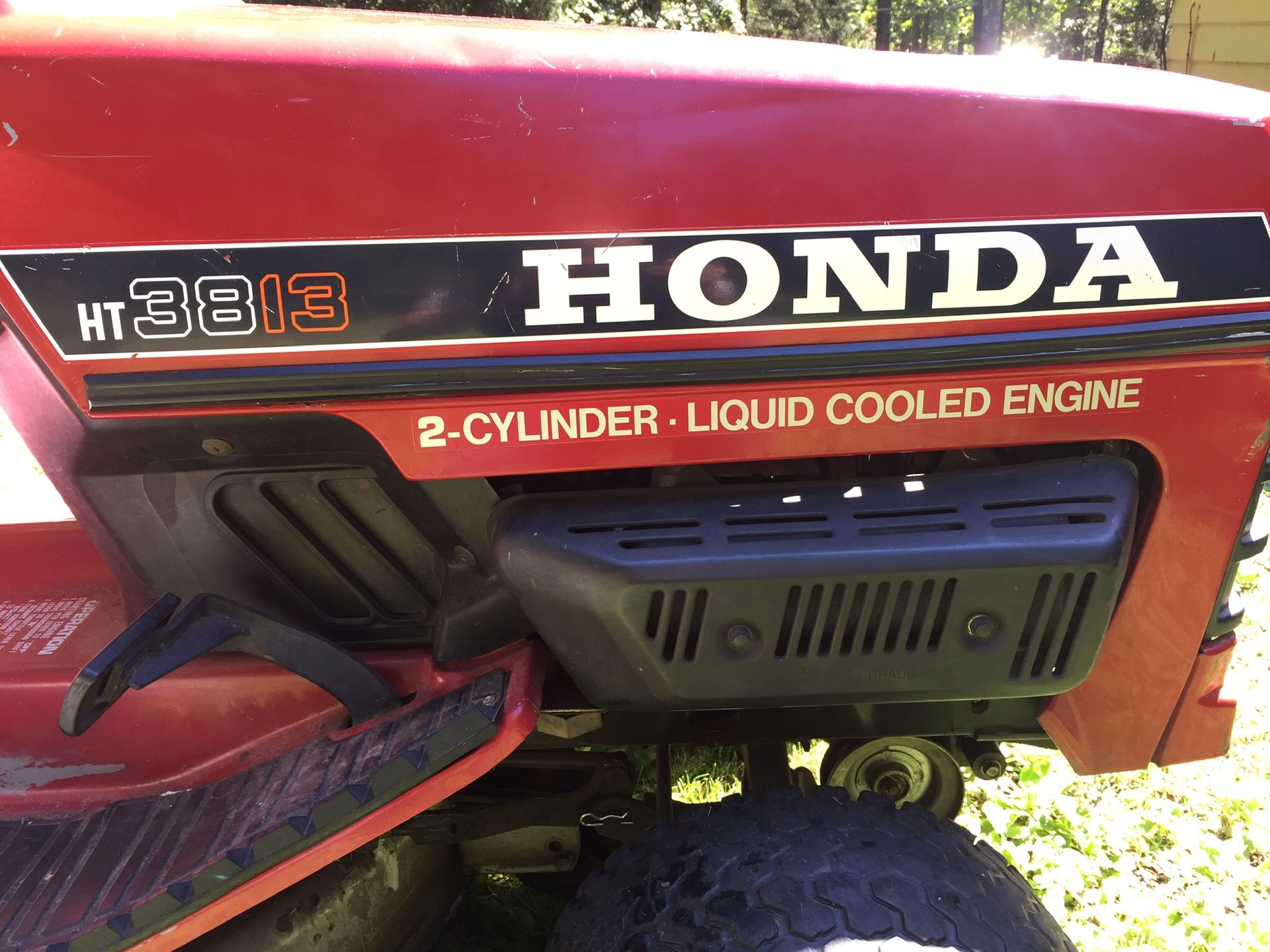 Honda 3813 Riding Lawn Mower / Tractor for Sale in Glastonbury, CT