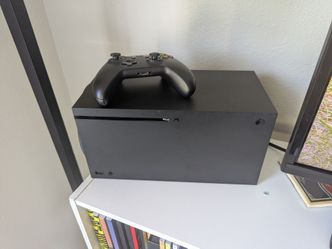 Xbox Series X (1TB) + Wireless Controller