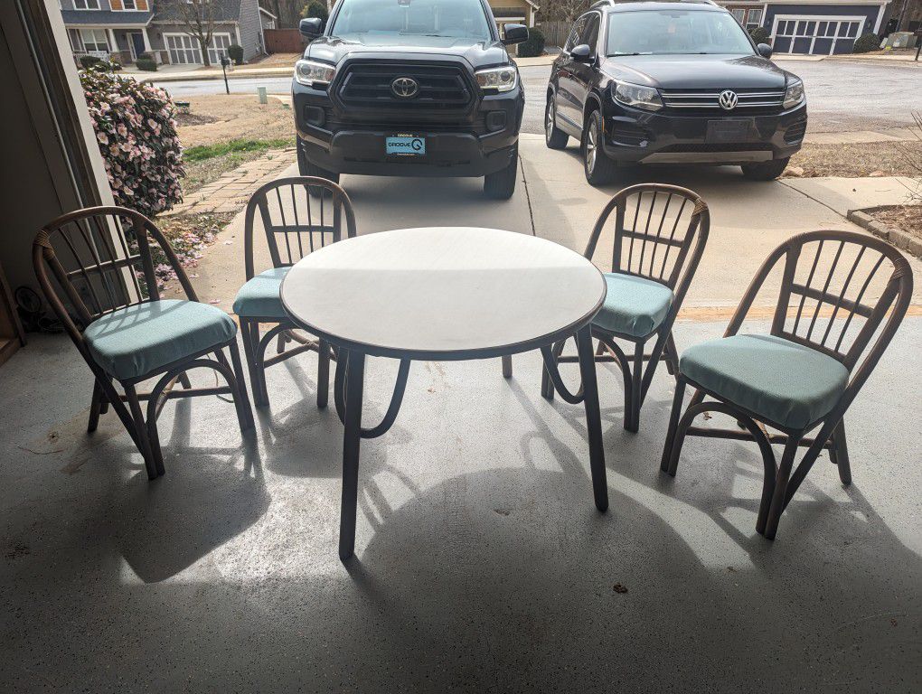 Rattan Table And Chairs 