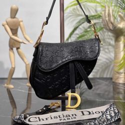 Saddle Purse
