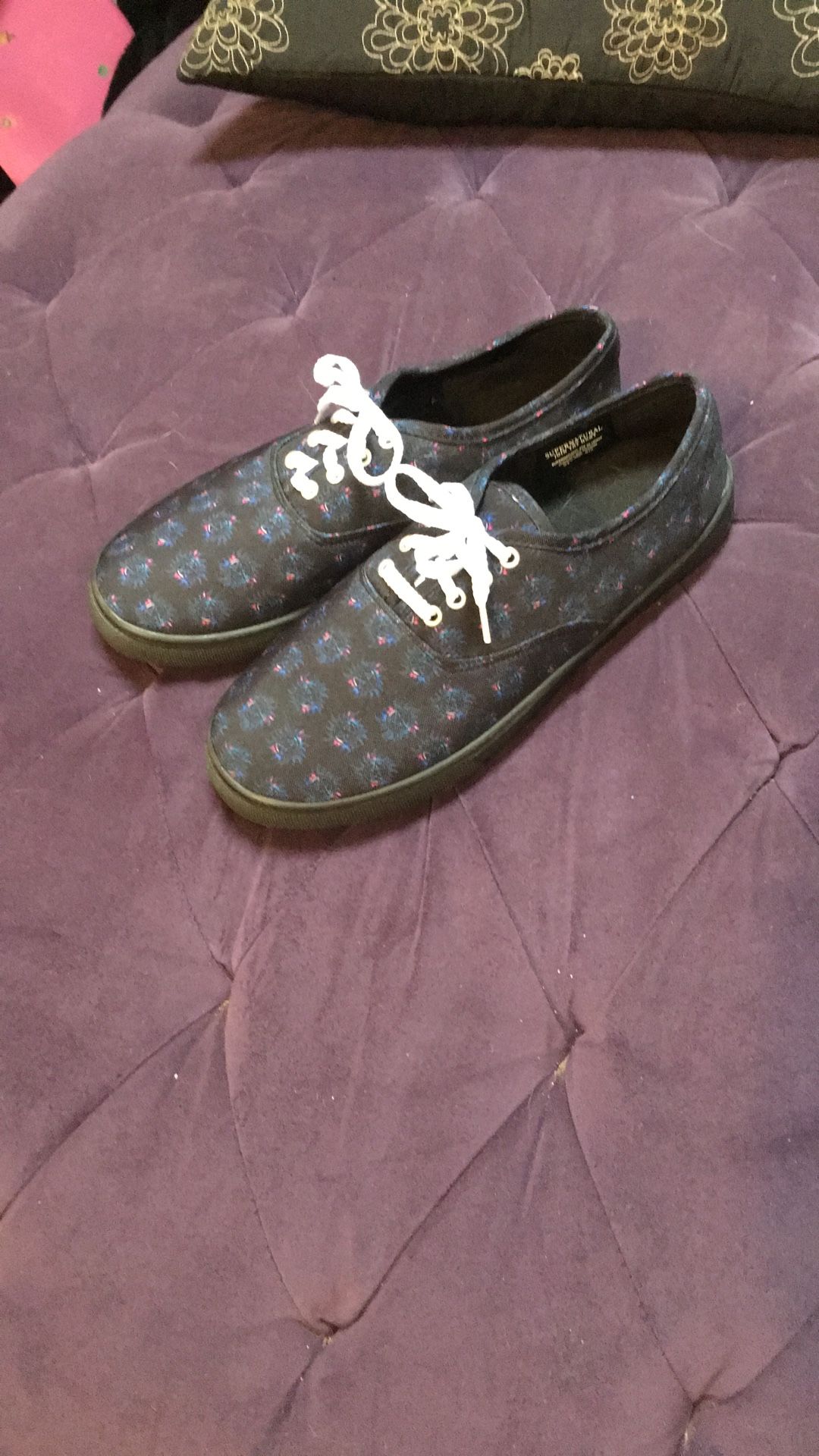 Ladies shoes supernatural size 10 new