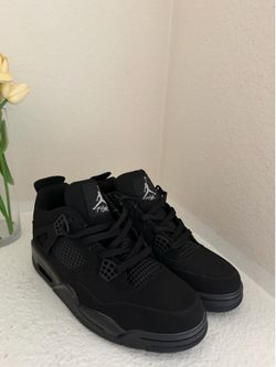 Size 11 black cats Jordan 4’s